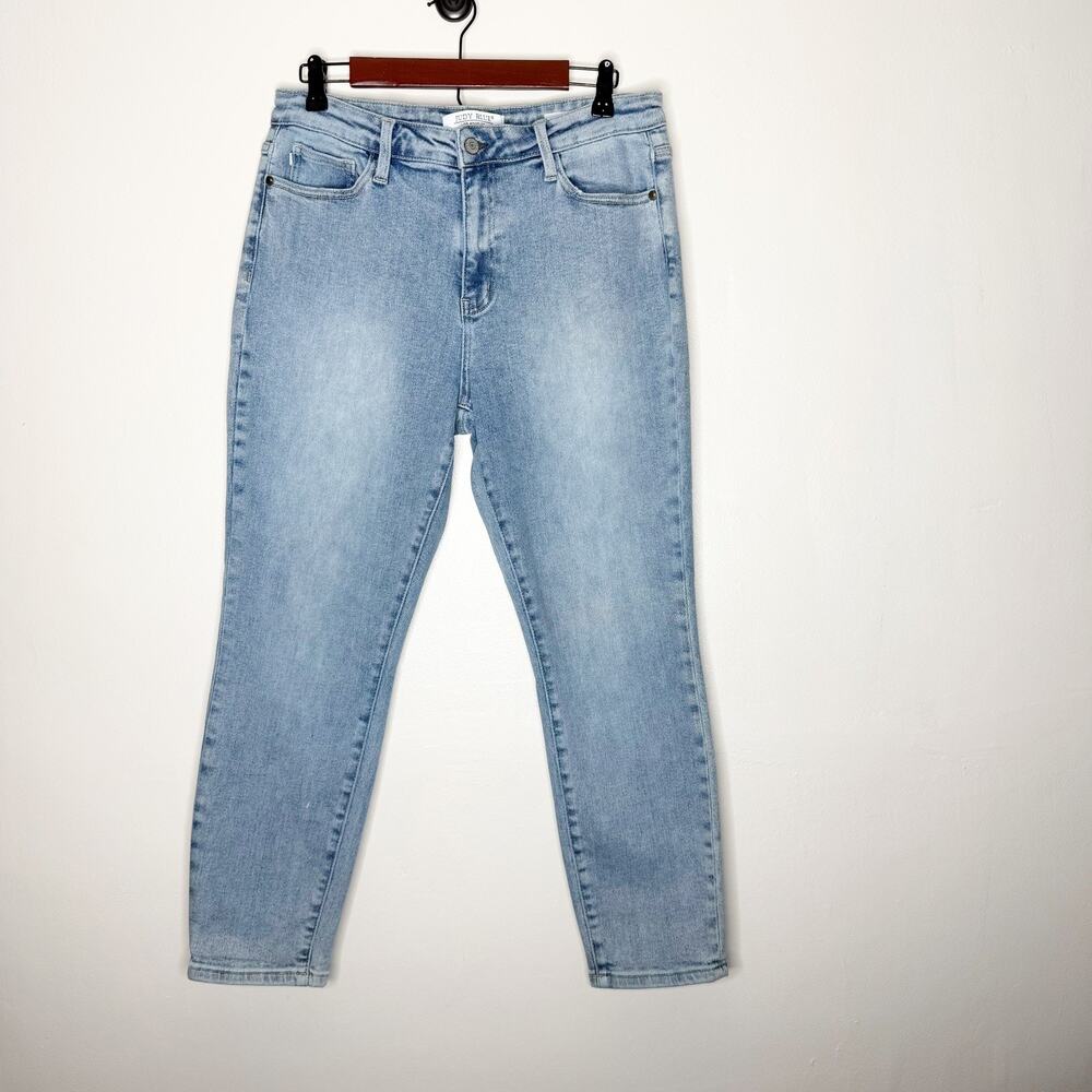 Judy Blue High Rise Slim Fit Light Wash Non-Distressed Jeans Women’s Size 31